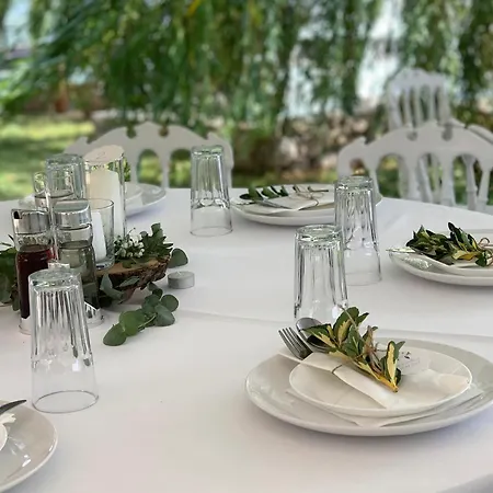 Zeleni Zaliv-the Bay منتجع